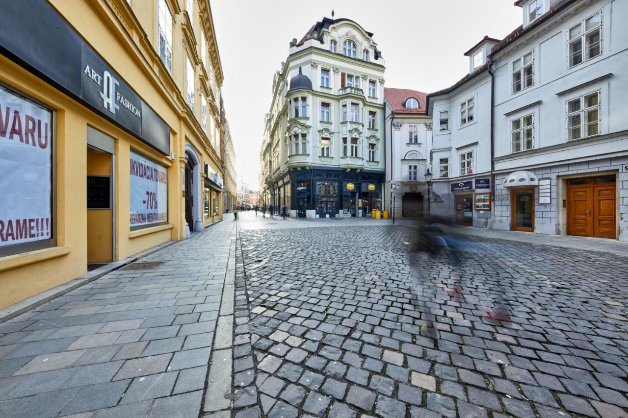 Pikachu'S Gallery - Historical Old Town Братислава Экстерьер фото